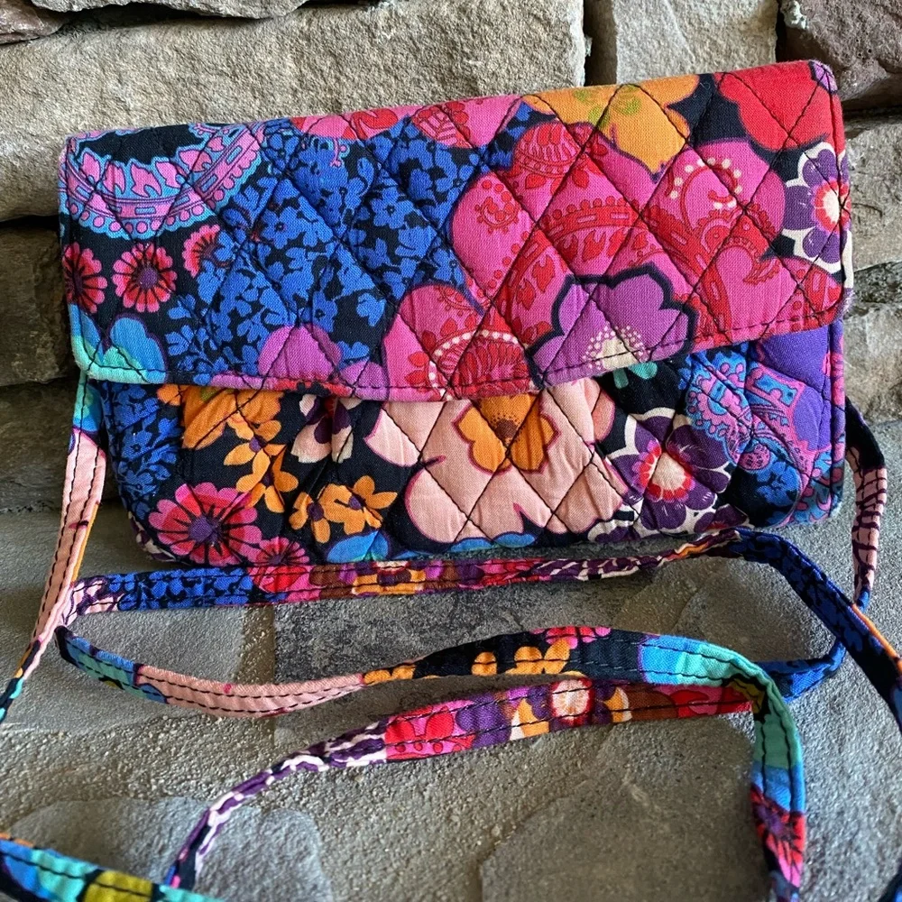 Vera Bradley Petite Crossbody Bag Purse Retired Pattern: Floral Fiesta LIKE NEW! - Picture 3 of 7